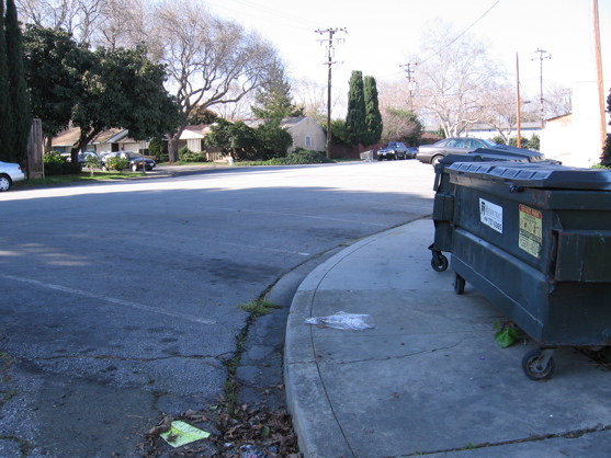 ... sidewalk that connects to Los Olivos Dr. (renamed San Tomas).